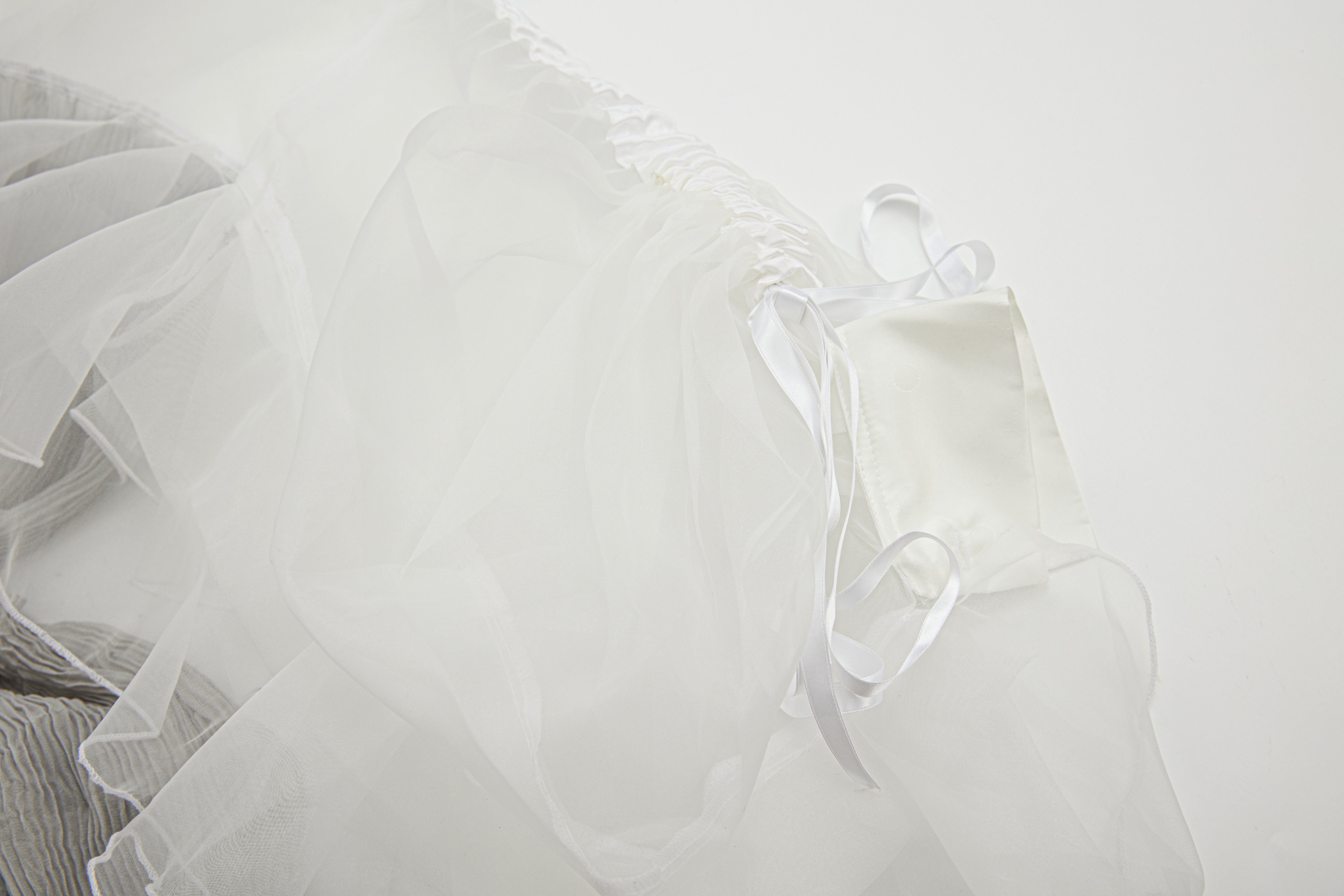 オーガンジー布の袖フリルロングシャツワンピース